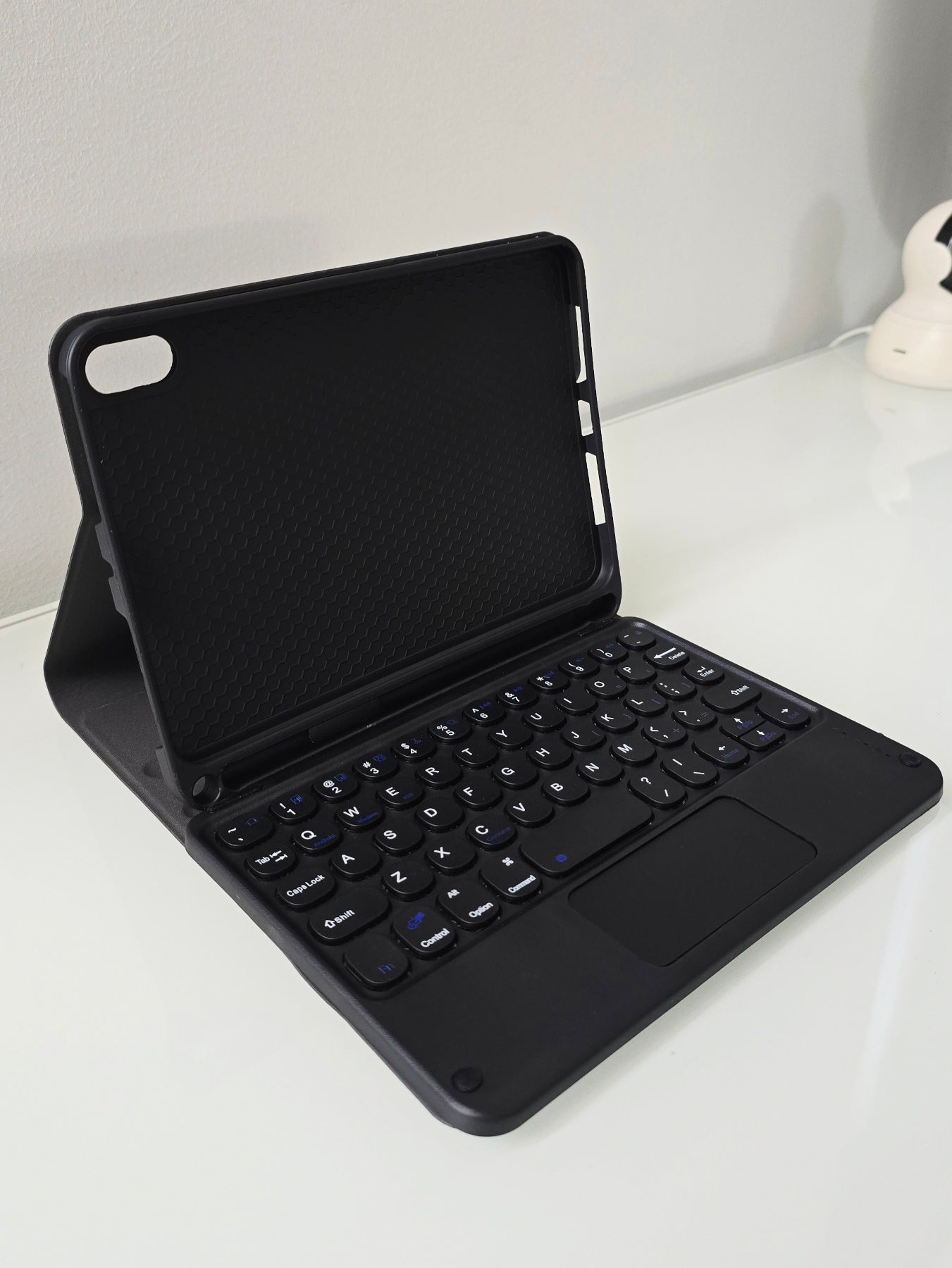 iPad Mini 7 / Mini 6 Premium Bluetooth Keyboard with Track Pad & Leather Case / Pen Holder